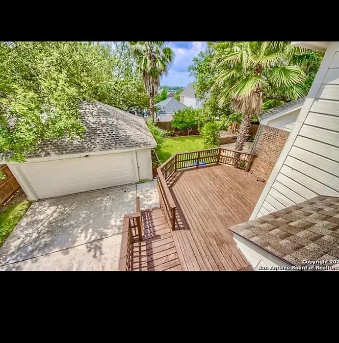 Luxurious Home In Stone Oak-1