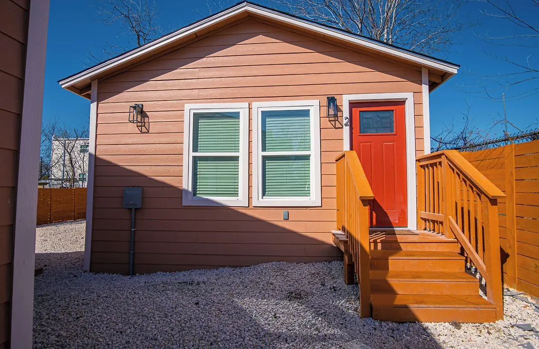Adorable 2Br Guesthouse Close To Riverwalk And Dt-1