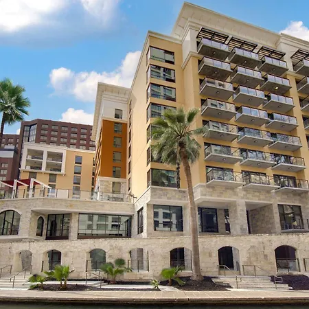 Hampton Inn & Suites On The San Antonio Riverwalk-3